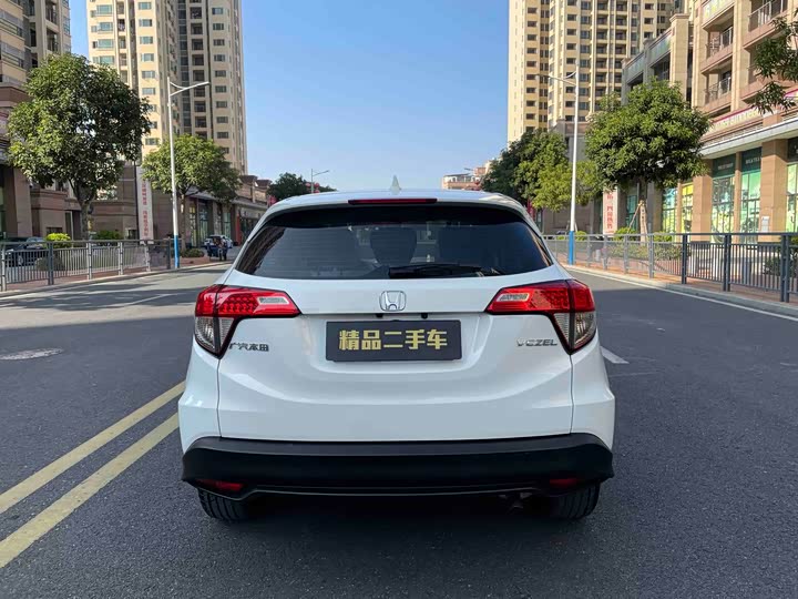 Фото 7 - Honda Vezel