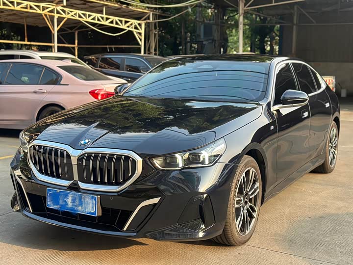 Фото 1 - BMW 5 Series