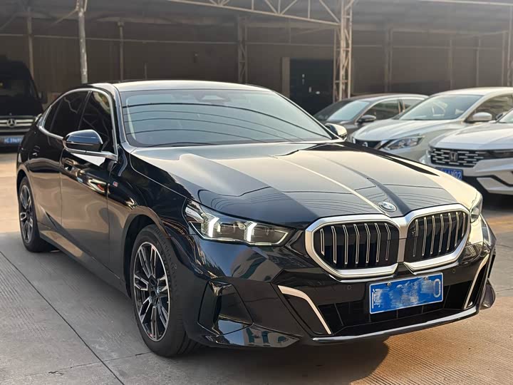 Фото 3 - BMW 5 Series