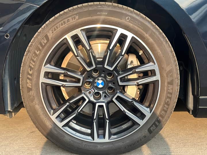 Фото 5 - BMW 5 Series