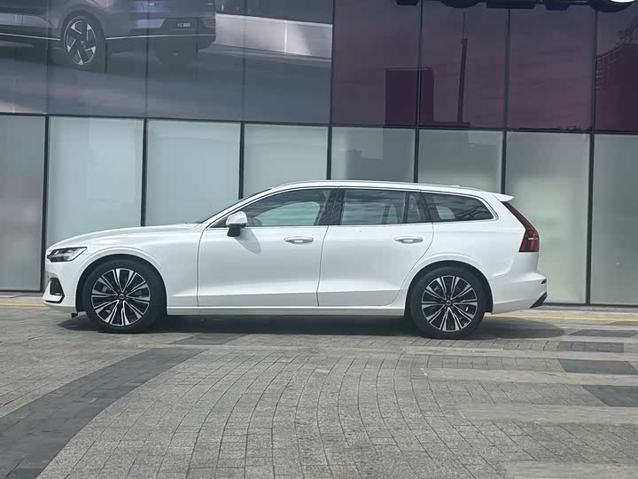 Фото 3 - Volvo V60