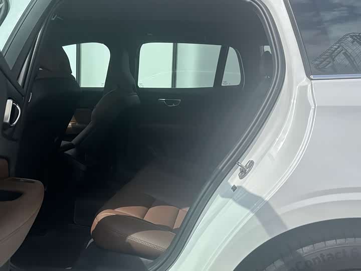 Фото 7 - Volvo V60