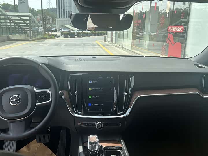 Фото 8 - Volvo V60