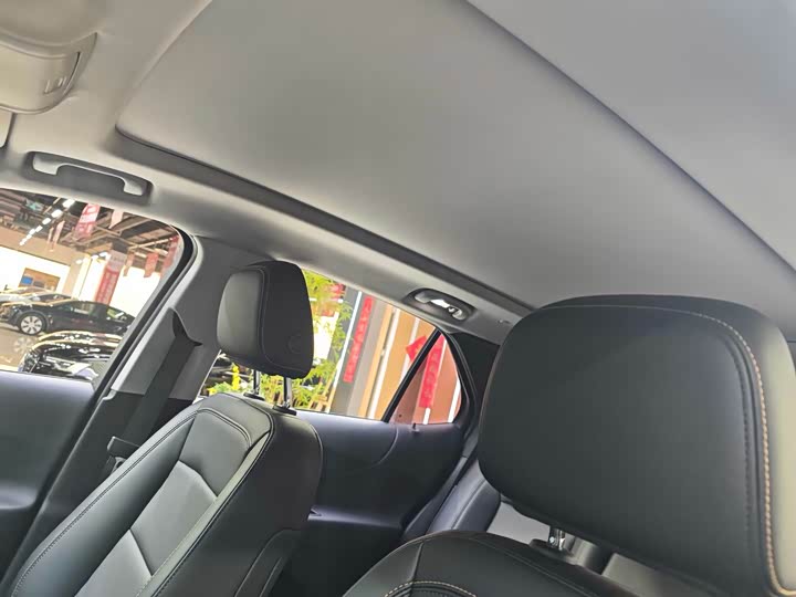 Фото 9 - Chevrolet Equinox