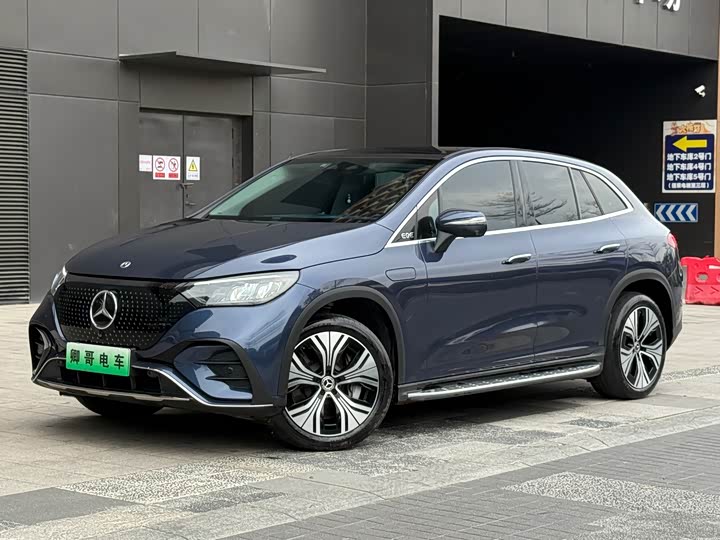 Photo 1 - Mercedes-Benz EQE SUV