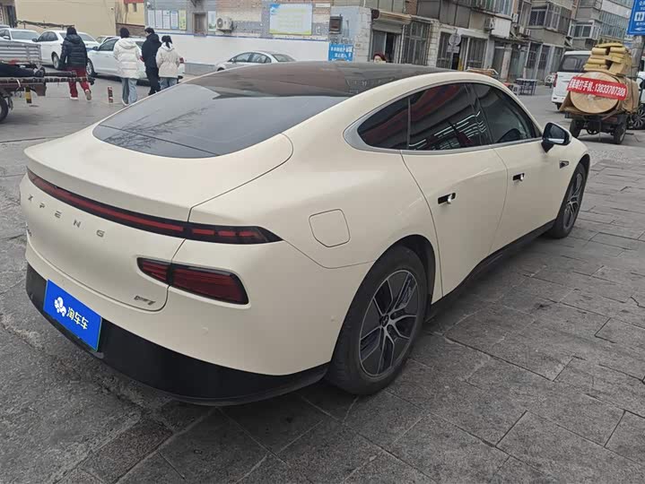 Фото 3 - XPeng P7