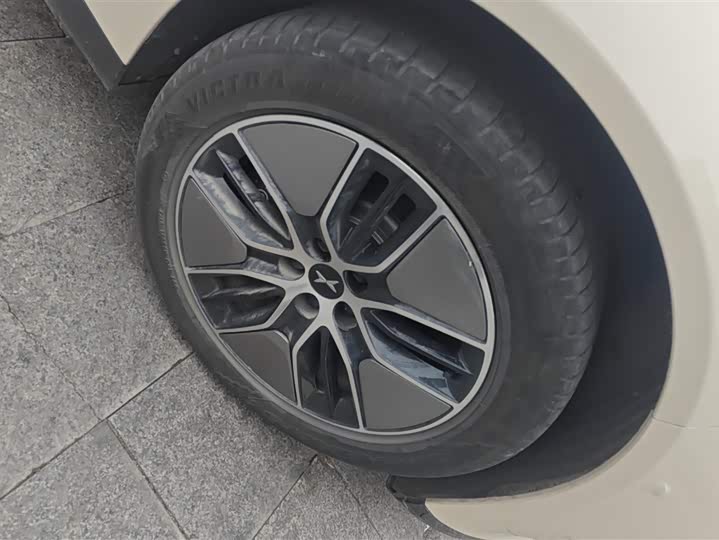 Фото 6 - XPeng P7