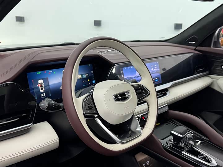 Photo 5 - Geely Monjaro