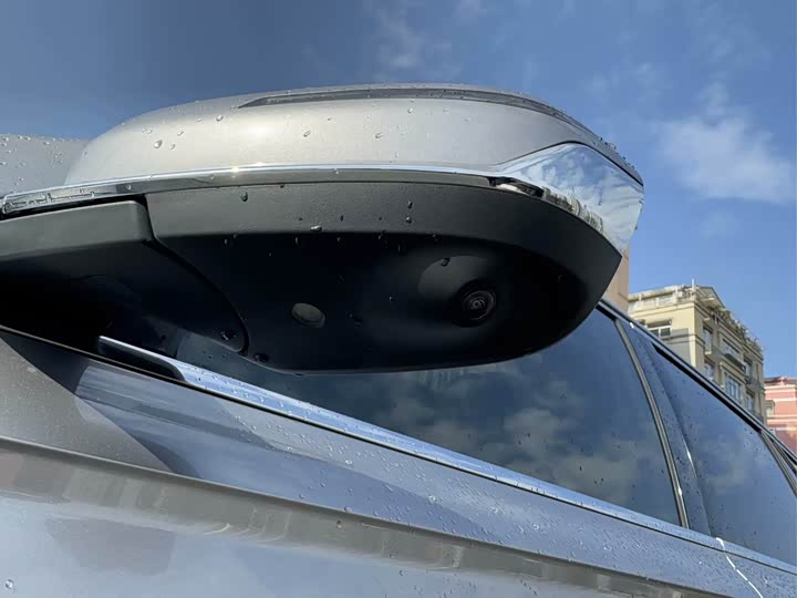 Фото 9 - Geely Monjaro