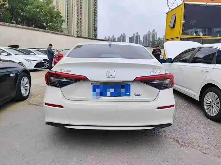 Фото 8 - Honda Civic