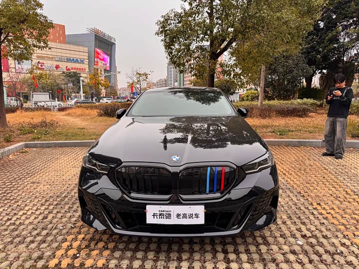 Фото 2 - BMW 5 Series