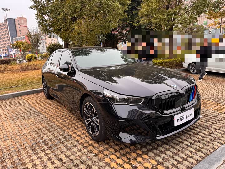 Фото 3 - BMW 5 Series