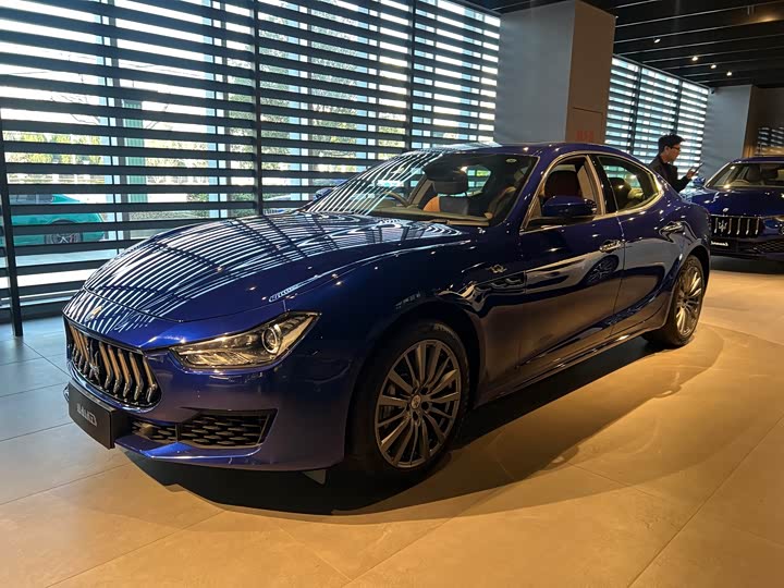 Фото 1 - Maserati Ghibli