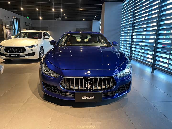 Фото 2 - Maserati Ghibli