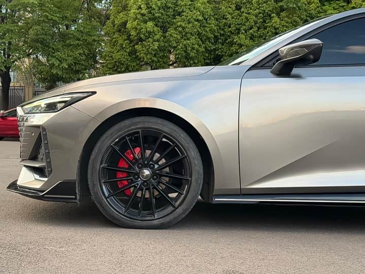 Photo 4 - Changan UNI-V