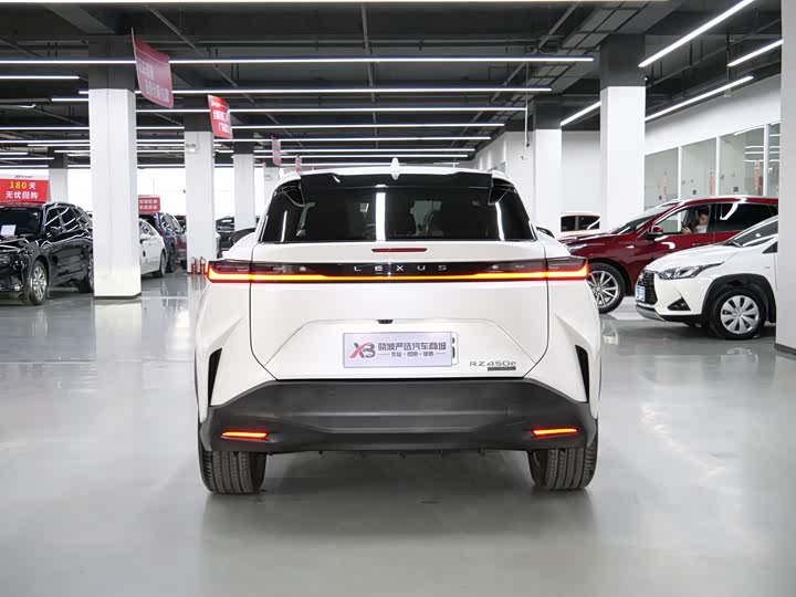 Фото 4 - Lexus RZ