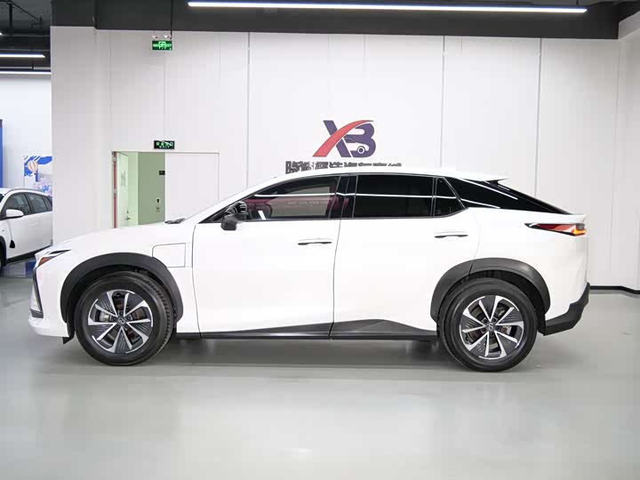 Фото 6 - Lexus RZ