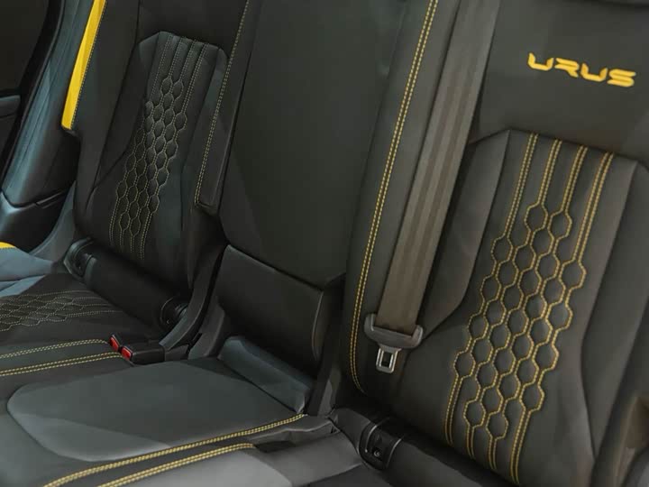 Фото 9 - Lamborghini Urus