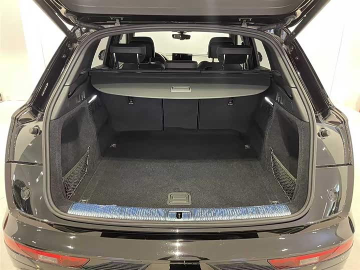 Фото 6 - Audi Q5L