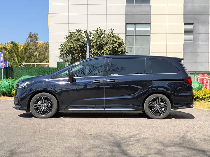 Photo 4 - Honda Odyssey