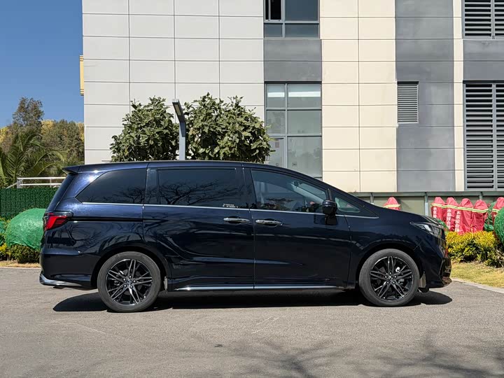 Photo 8 - Honda Odyssey