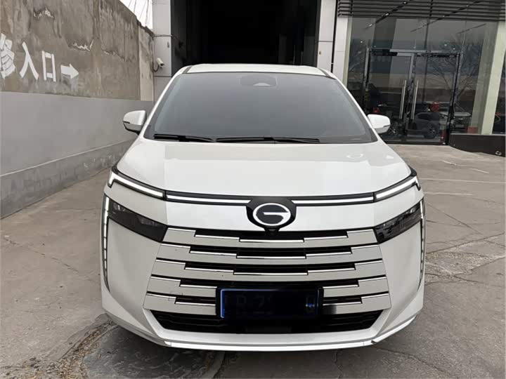 Фото 2 - GAC Trumpchi E8