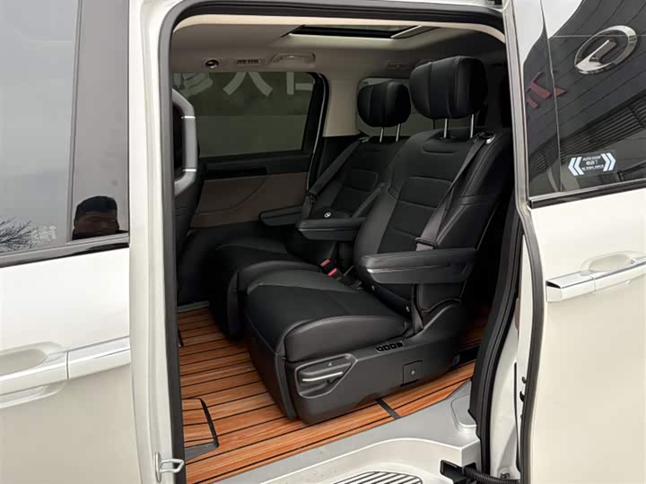 Фото 4 - GAC Trumpchi E8