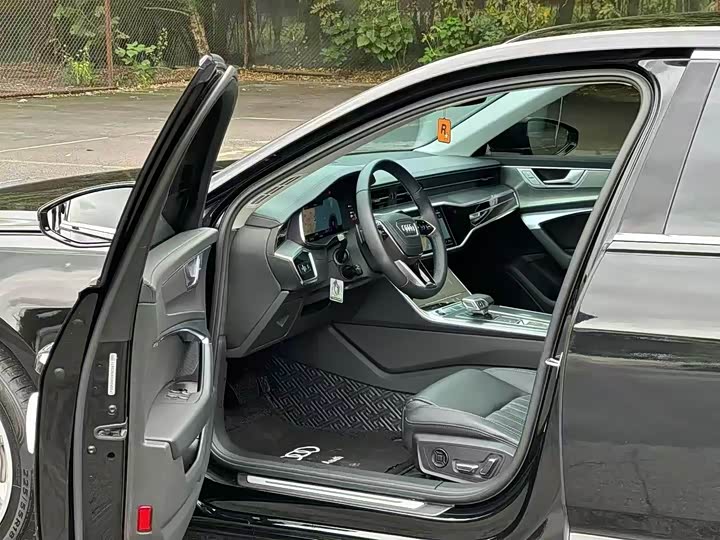 Фото 5 - Audi A6L