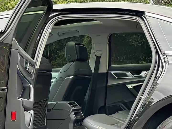 Фото 6 - Audi A6L