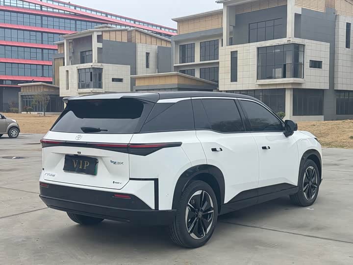 Photo 6 - Toyota bZ3X