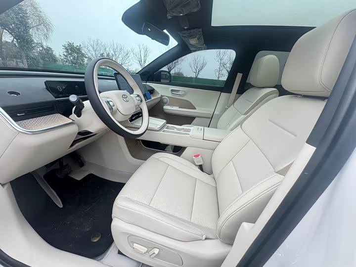 Photo 7 - Toyota bZ3X