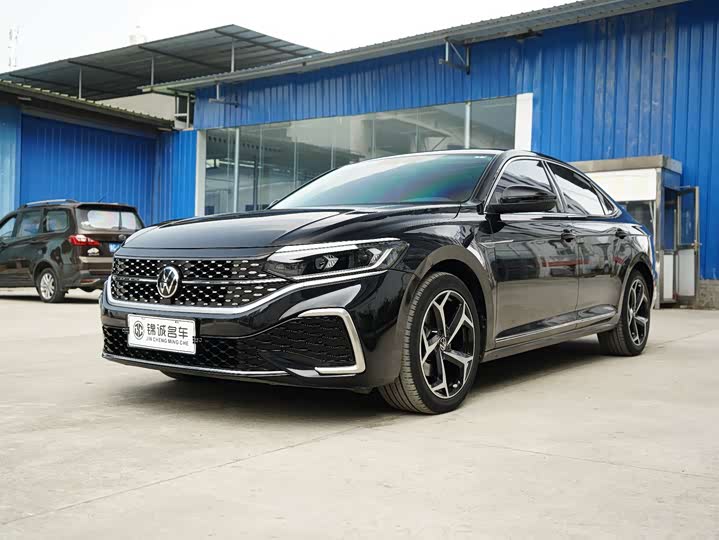 Фото 1 - Volkswagen Passat