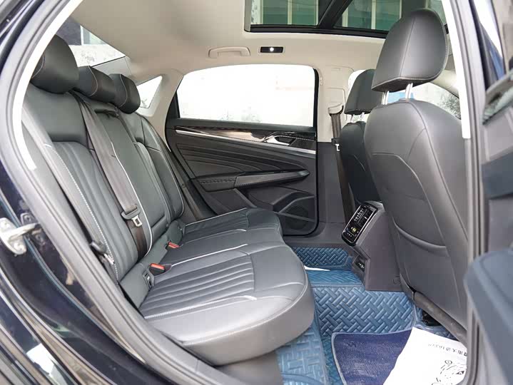 Фото 6 - Volkswagen Passat