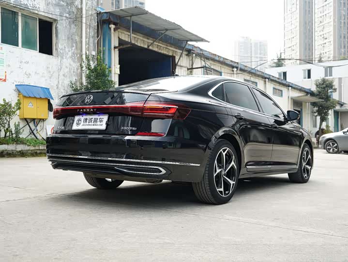 Фото 7 - Volkswagen Passat