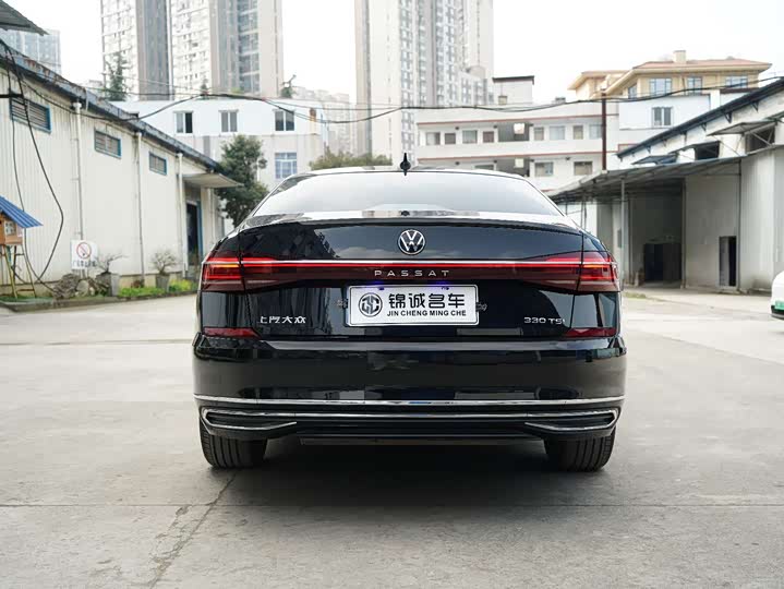 Фото 8 - Volkswagen Passat