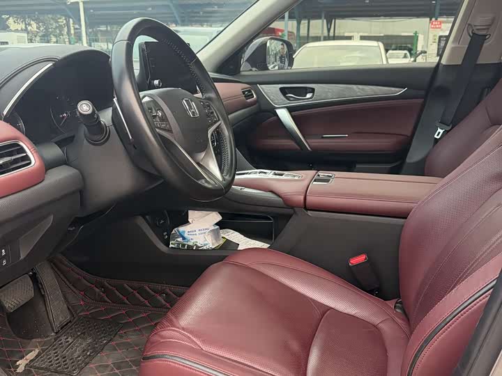 Фото 5 - Honda Avancier