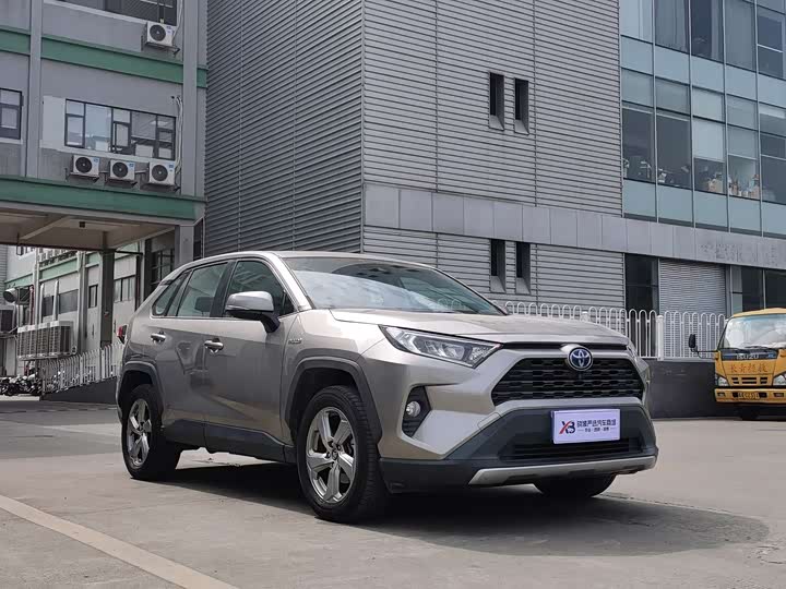 Photo 3 - Toyota RAV4