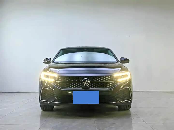 Фото 2 - Volkswagen Passat