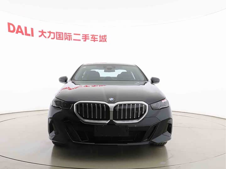 Фото 2 - BMW 5 Series