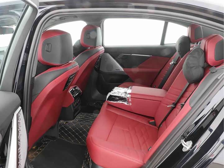 Фото 9 - BMW 5 Series