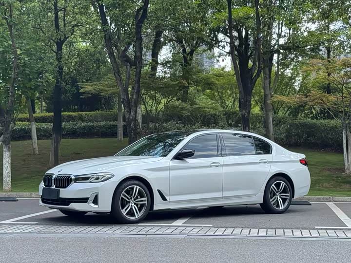 Фото 1 - BMW 5 Series