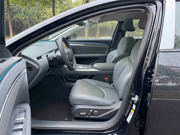 Фото 7 - XPeng Mona M03