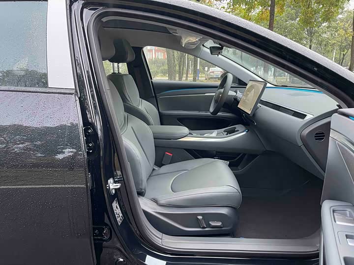 Фото 9 - XPeng Mona M03