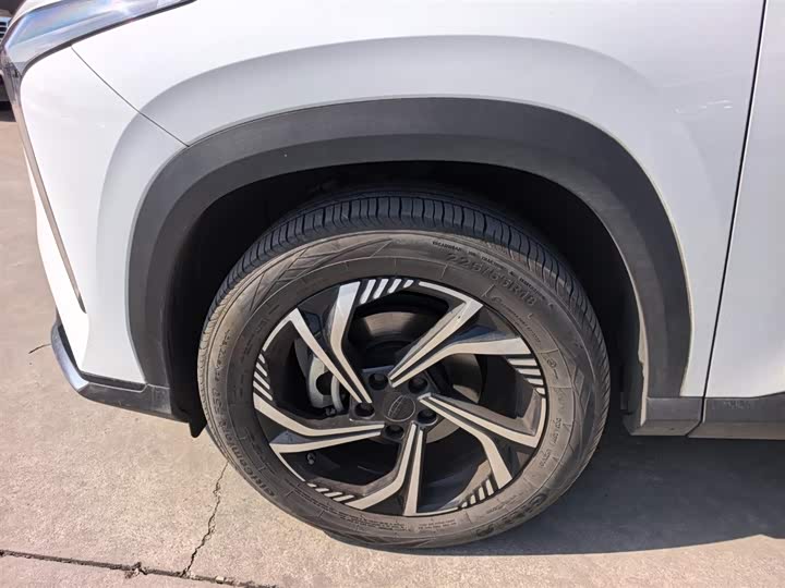 Фото 7 - Geely Atlas