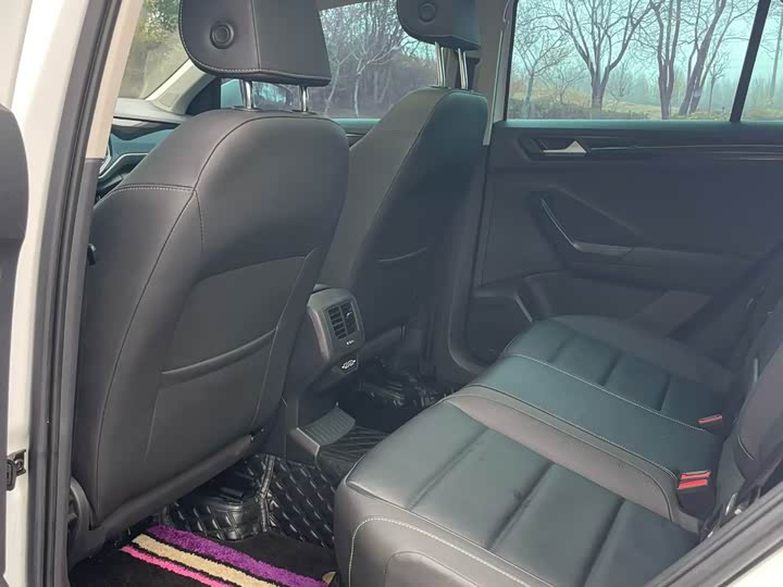 Фото 6 - Volkswagen T-Roc