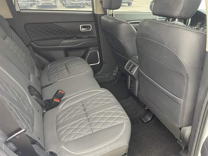 Фото 6 - Mitsubishi Outlander