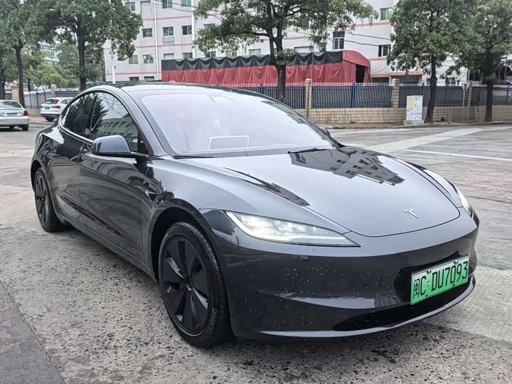 Photo 3 - Tesla Model 3