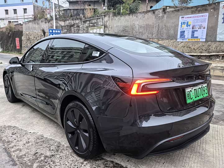 Photo 8 - Tesla Model 3