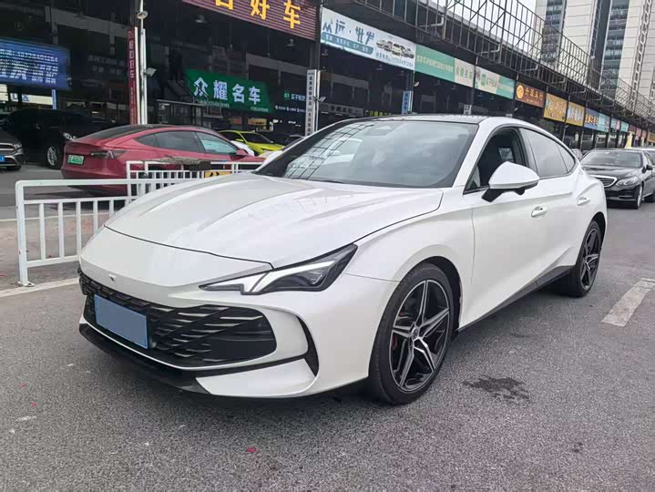 Фото 1 - MG Motor 7