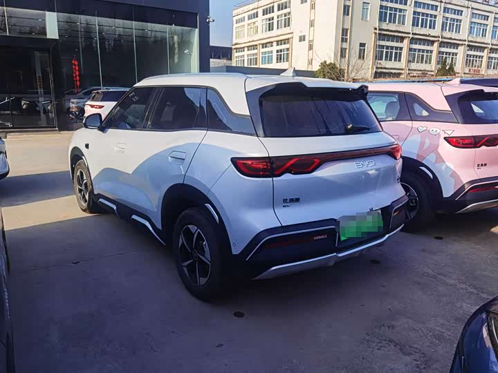 Фото 3 - BYD Yuan Up